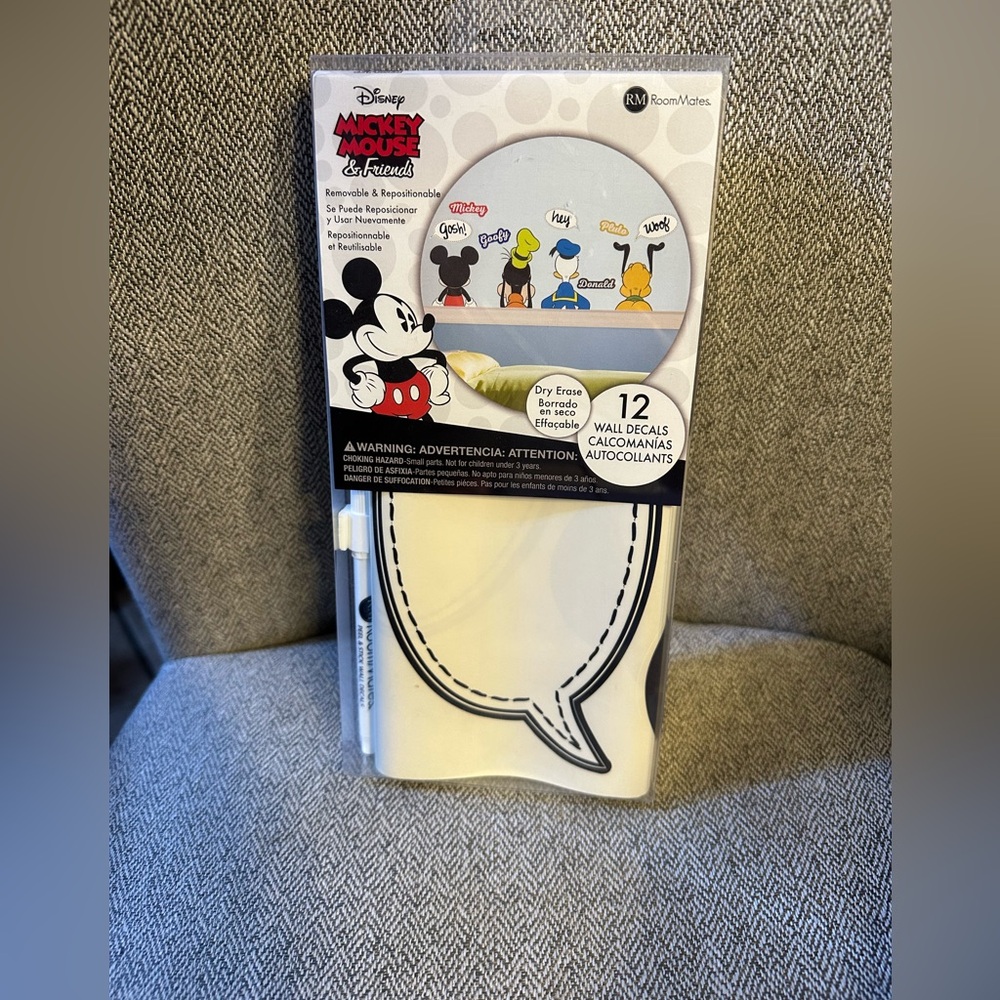 RoomMates RMK3579SCS Mickey & Friends Goofy Peel Stick Wall Decals NWT Sealed